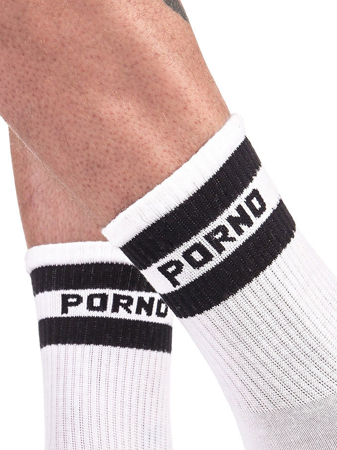 https://www.poppers-schweiz.com/shop/images/product_images/popup_images/91723-fetish-half-socks-porno-white-black-barcode-berlin__1.jpg