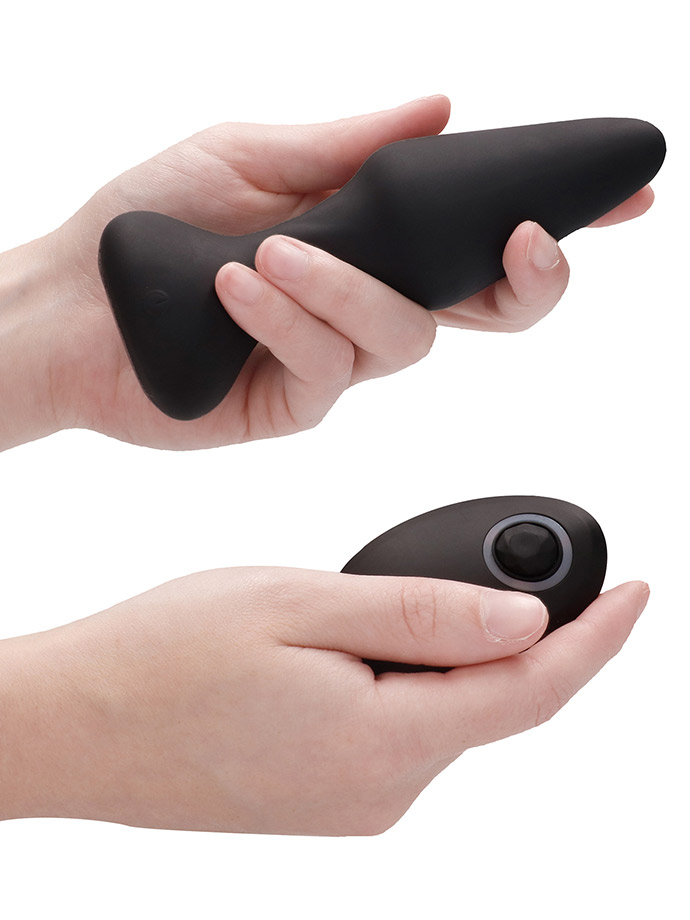 https://www.poppers-schweiz.com/shop/images/product_images/popup_images/son081blk-rechargeable-remote-controlled-butt-plug__2.jpg